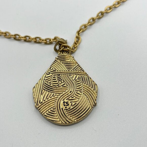 The Sak Mother of Pearl Teardrop Pendant Necklace in Gold-tone NWT - Picture 4 of 5